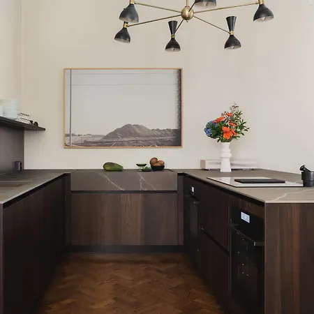 Ba61 - Lux 4 Bedrooms, 260 Sqm, 2 Balconies, Free Parking Apartment *