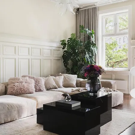 Ba61 - Lux 4 Bedrooms, 260 Sqm, 2 Balconies, Free Parking Apartment
