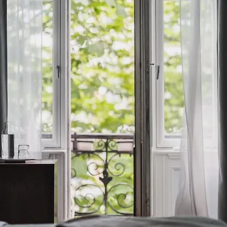 Ba61 - Lux 4 Bedrooms, 260 Sqm, 2 Balconies, Free Parking