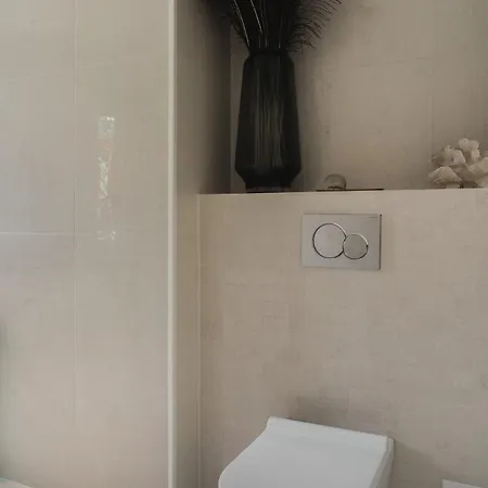 Apartment Ba61 - Lux 4 Bedrooms, 260 Sqm, 2 Balconies, Free Parking