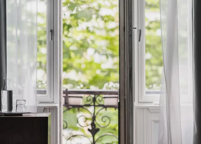 Ba61 - Lux 4 Bedrooms, 260 Sqm, 2 Balconies, Free Parking