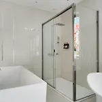 Ba61 - Lux 4 Bedrooms, 260 Sqm, 2 Balconies, Free Parking 公寓